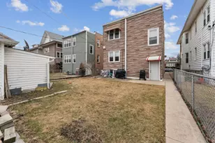 5222 W Berteau Ave, Chicago, IL 60641 - Photo 4