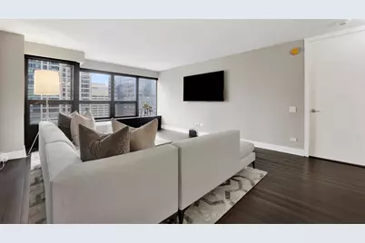 30 E Huron Street #2710, Chicago, IL 60611 - Photo 10