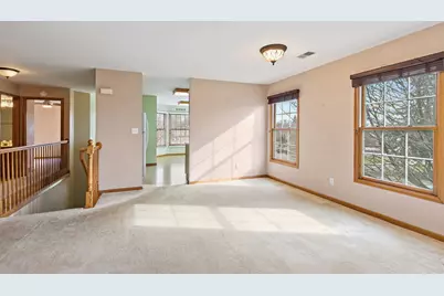 122 McLaren Drive S, Sycamore, IL 60178 - Photo 4