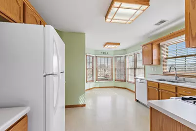 122 McLaren Drive S, Sycamore, IL 60178 - Photo 10