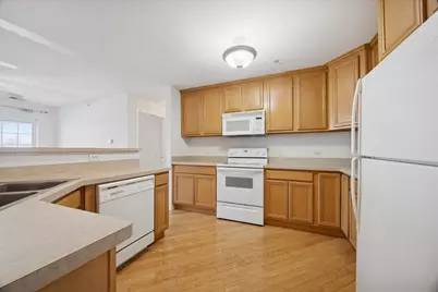 714 W 63rd Street #303, Westmont, IL 60559 - Photo 4