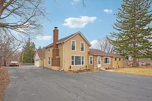 25616 W Lake Shore Dr, Ingleside, IL 60041 - Photo 6