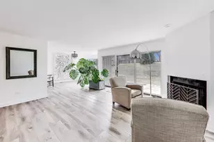 83C Thornhill Ln, Lake Barrington, IL 60010 - Photo 4