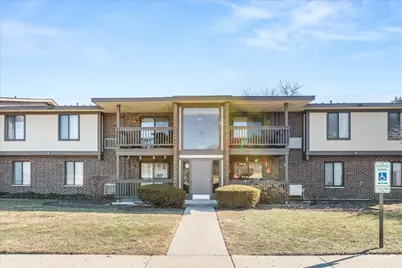 594 Somerset Lane #7, Crystal Lake, IL 60012 - Photo 1