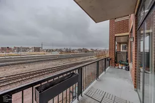 833 W 15th Pl, Chicago, IL 60608 - Photo 16