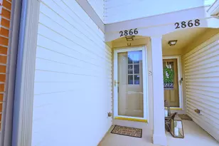 2866 Stonewater Dr, Naperville, IL 60564 - Photo 2