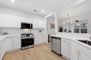 12334 Daphne Dr, Huntley, IL 60142 - Photo 10