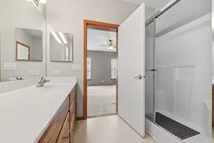 102 Hitching Post Ln, Grayslake, IL 60030 - Photo 12