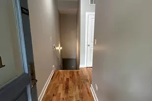 753 W Buckingham Pl, Chicago, IL 60657 - Photo 2