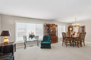 1418 Bladon Rd, Schaumburg, IL 60195 - Photo 6