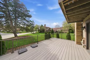 1840 Golf View Dr, Bartlett, IL 60103 - Photo 6