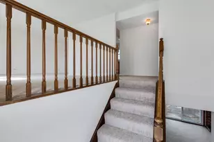 4 Lexington Ct, Streamwood, IL 60107 - Photo 2