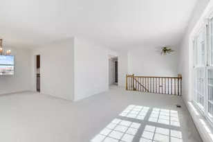 4 Lexington Ct, Streamwood, IL 60107 - Photo 4