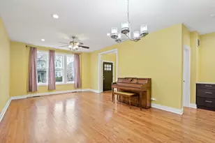 3324 N Albany Ave, Chicago, IL 60618 - Photo 2