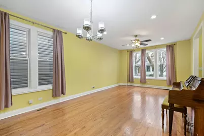 3324 N Albany Avenue, Chicago, IL 60618 - Photo 4