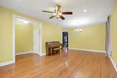 3324 N Albany Avenue, Chicago, IL 60618 - Photo 6