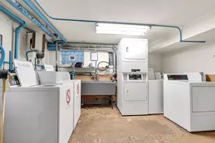 6961 N Oakley Ave, Chicago, IL 60645 - Photo 22