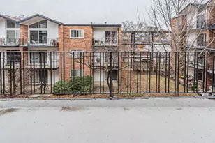 6961 N Oakley Ave, Chicago, IL 60645 - Photo 18