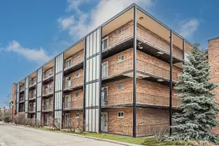 6961 N Oakley Ave, Chicago, IL 60645 - Photo 2