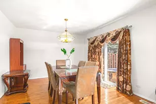 301 Inner Cir Dr, Bolingbrook, IL 60490 - Photo 4