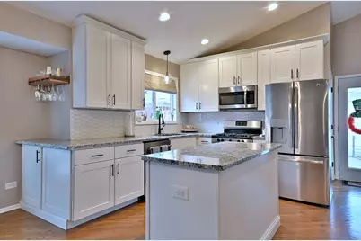 1105 S Euclid Avenue, Villa Park, IL 60181 - Photo 16