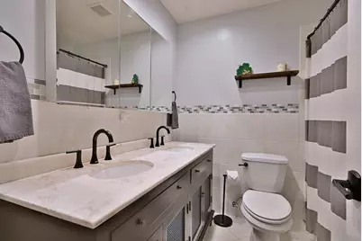 1105 S Euclid Avenue, Villa Park, IL 60181 - Photo 12