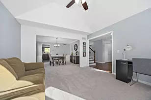 38 Breckenridge Dr, Aurora, IL 60504 - Photo 6