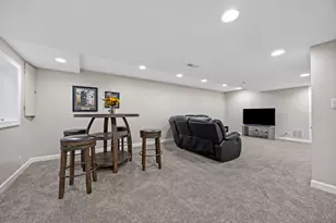 38 Breckenridge Dr, Aurora, IL 60504 - Photo 32