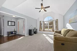 38 Breckenridge Dr, Aurora, IL 60504 - Photo 4