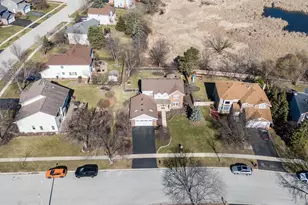 282 Waterford Dr, Lake Zurich, IL 60047 - Photo 36