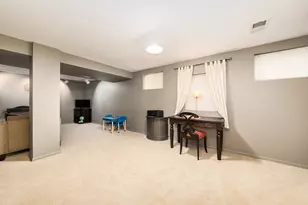 282 Waterford Dr, Lake Zurich, IL 60047 - Photo 26