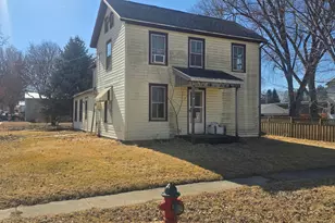 201 W 2nd St, Leaf River, IL 61047 - Photo 6