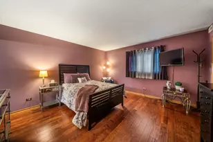 9026 Del Prado Dr, Palos Hills, IL 60465 - Photo 16