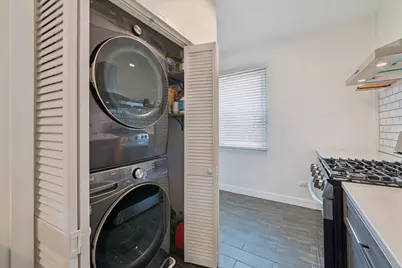 3024 N Sawyer Avenue #2, Chicago, IL 60618 - Photo 10