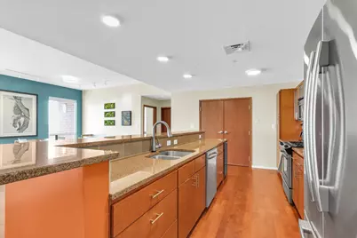 301 N Neil Street #608, Champaign, IL 61820 - Photo 4
