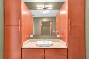 301 N Neil St, Champaign, IL 61820 - Photo 18
