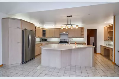 [Address not provided], Wheaton, IL 60187 - Photo 8