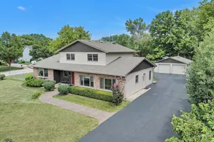 5701 Walnut Ave, Downers Grove, IL 60516 - Photo 2