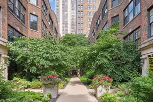 2311 N Commonwealth Ave, Chicago, IL 60614 - Photo 1