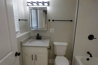 1800 Hollywood Avenue, Hanover Park, IL 60133 - Photo 28