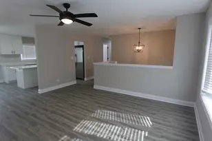 1800 Hollywood Ave, Hanover Park, IL 60133 - Photo 6