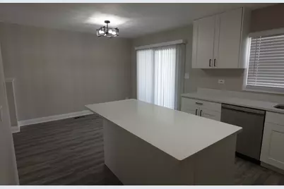 1800 Hollywood Avenue, Hanover Park, IL 60133 - Photo 12