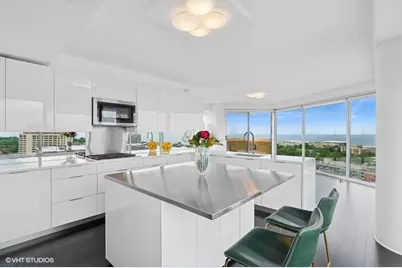 1720 Maple Avenue #2710, Evanston, IL 60201 - Photo 8