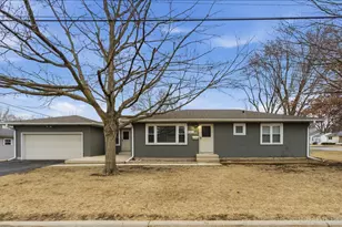 208 W State St, North Aurora, IL 60542 - Photo 1