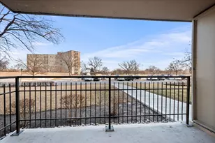 6933 N Kedzie Ave, Chicago, IL 60645 - Photo 14
