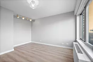 6933 N Kedzie Ave, Chicago, IL 60645 - Photo 10