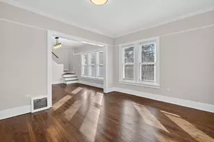 741 S Jackson St, Hinsdale, IL 60521 - Photo 2