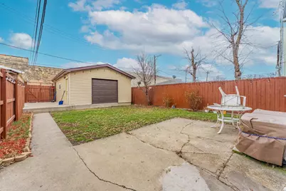 831 N Keystone Avenue, Chicago, IL 60651 - Photo 32