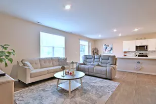 1381 Vineyard Ln, Pingree Grove, IL 60140 - Photo 10