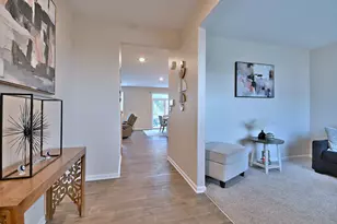 1381 Vineyard Ln, Pingree Grove, IL 60140 - Photo 4